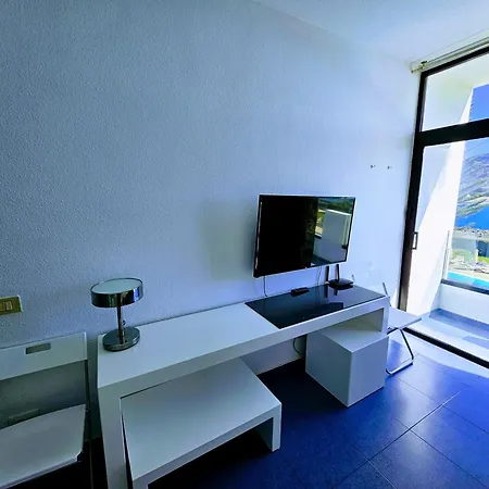 Lovely View Apartment *